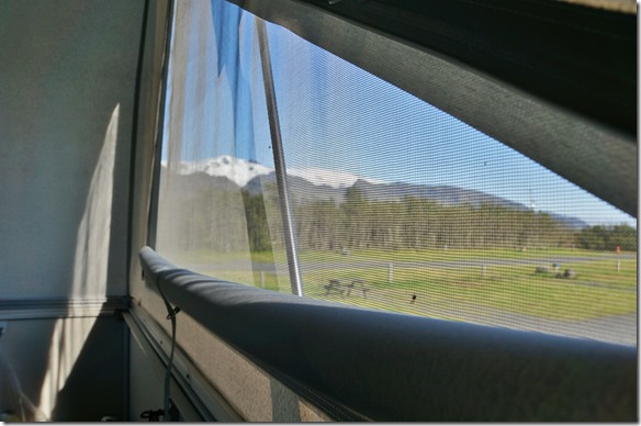 1939 ebenso ist die Sicht durchs Kücherfenster super