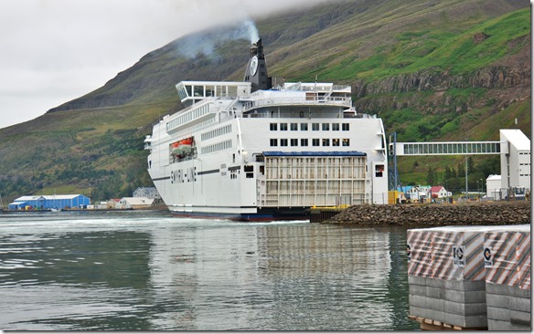 2010 eintreffen unserer Fähre in Seydisfjördur zur Rückfahrt nach Hirtshals