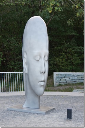 2078 dies ist die Vorderansicht welche ebenfalls durch die Modellierung und dadurch Schatternbildung plastisch wird